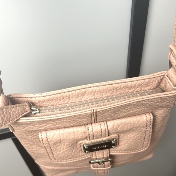 Preloved Nine West Textured Crossbody Adjustable Strap Bag Colour Shade of Peach - Picture 9 of 17